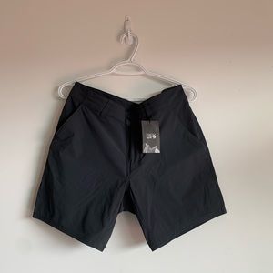 Brand New Men’s Mountain Hardware shorts size 32